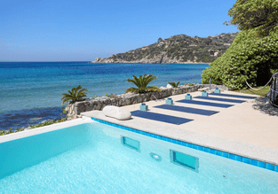 Business Women With Essence Retreat Villa (10)