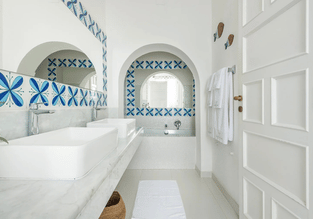 Business Women With Essence Retreat Villa (19)