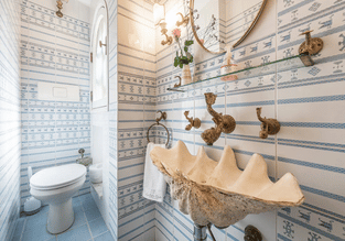 Business Women With Essence Retreat Villa (22)