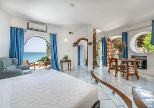 Business Women With Essence Retreat Villa (6)